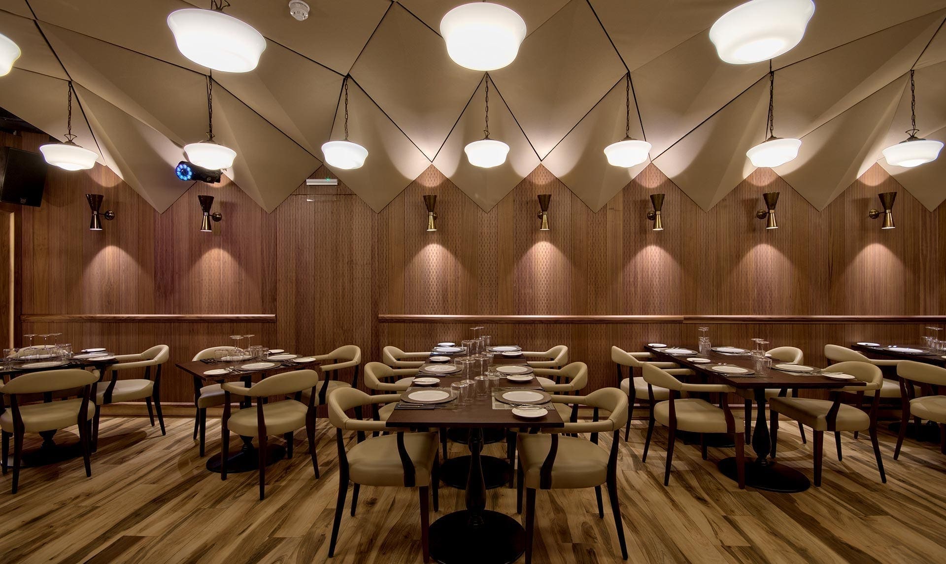 1920×1145-large-ceiling-b